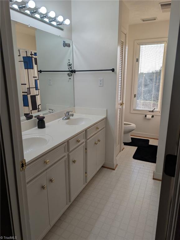 1565 Old Rockford Road Dobson, NC 27017 - Photo 11 of 48 Lots of light!