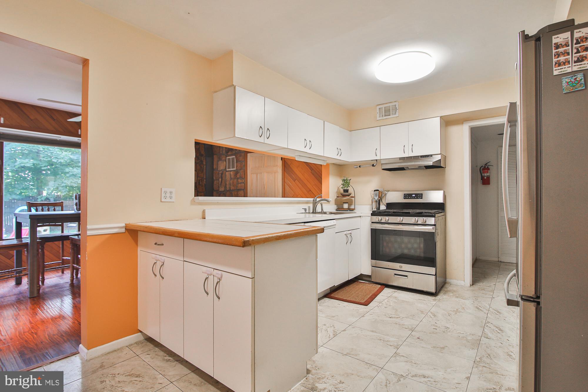 15 Evergreen Road Somerset, NJ 08873 - Photo 11 of 39 Gallery Image 11