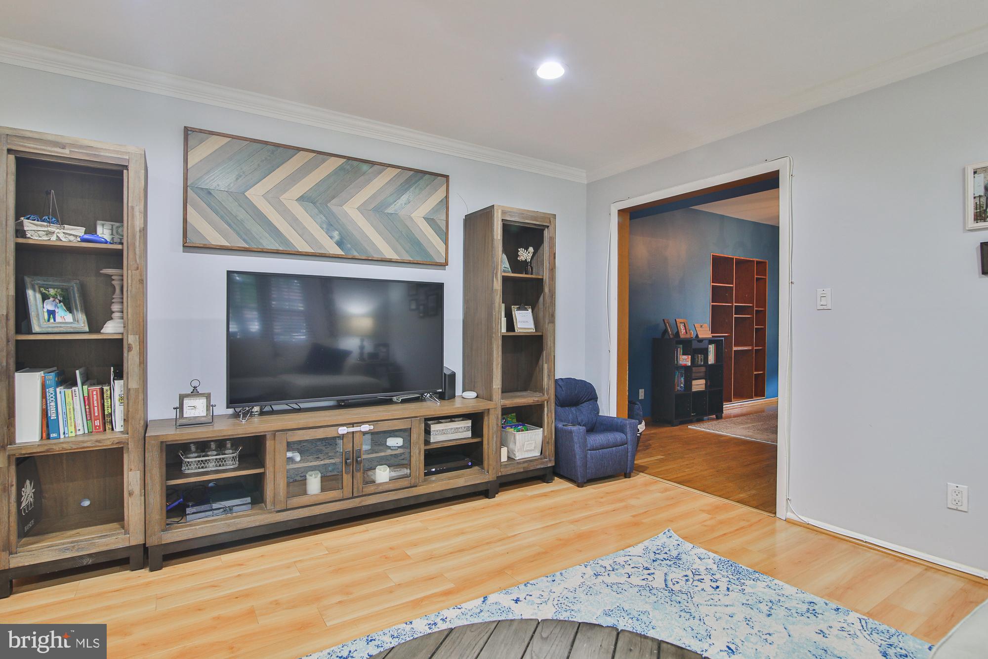15 Evergreen Road Somerset, NJ 08873 - Photo 8 of 39 Gallery Image 8