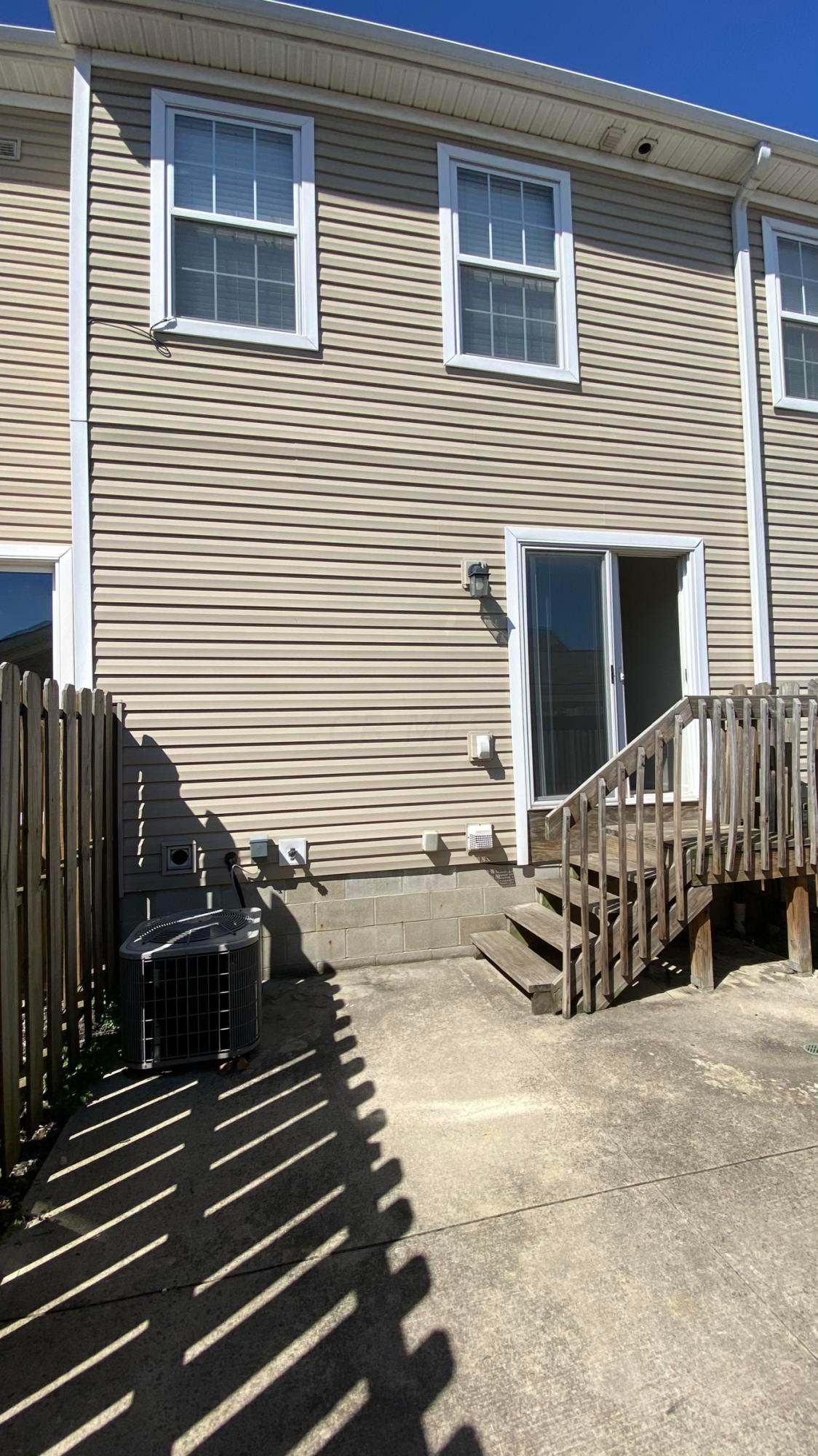 8304 Bruntsfield Road Columbus, OH 43235 - Photo 2 of 43