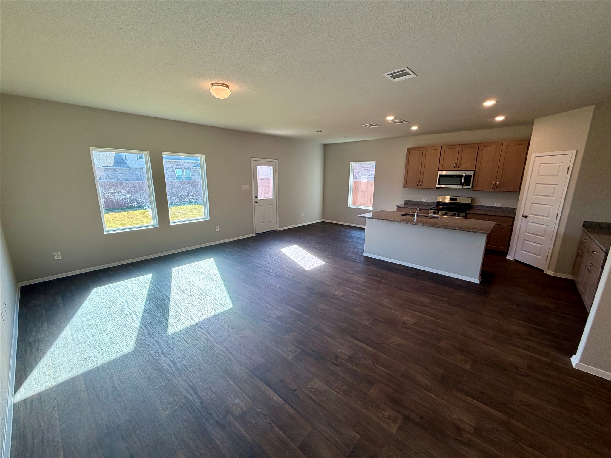 117 Rocky View Lane Georgetown, TX 78628 - Photo 3 of 17
