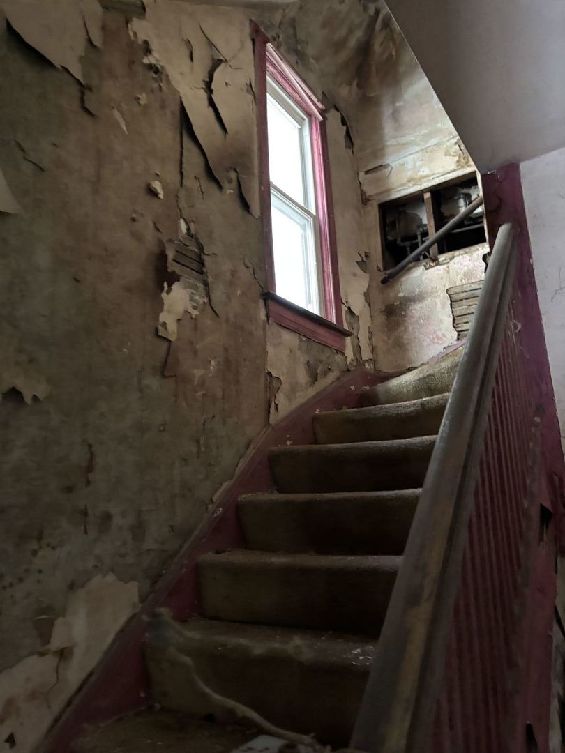 7007 South Ada Street Chicago, IL 60636 - Photo 13 of 22 a view of entryway