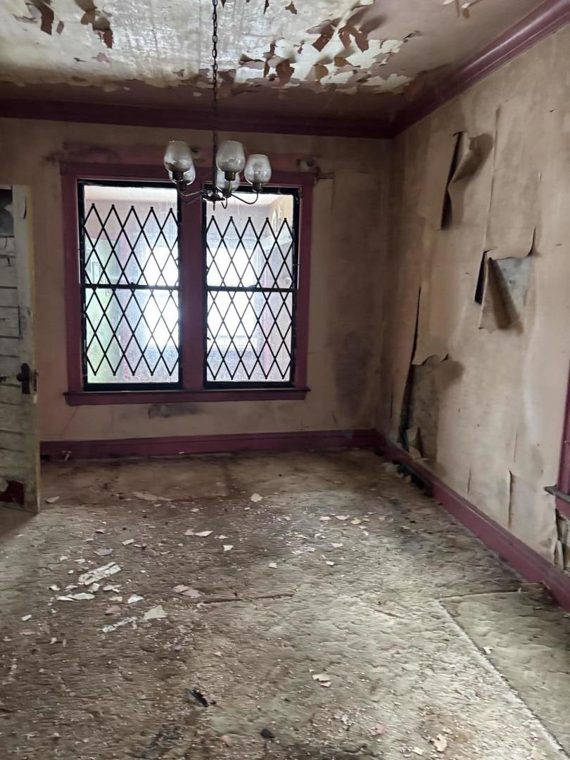 7007 South Ada Street Chicago, IL 60636 - Photo 2 of 22 a view of a room with window