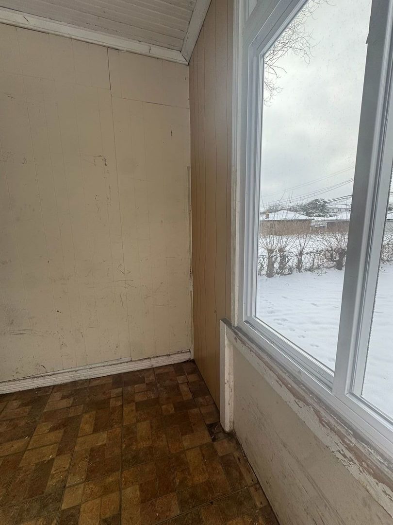 7007 South Ada Street Chicago, IL 60636 - Photo 21 of 49 a view of a small space with a window