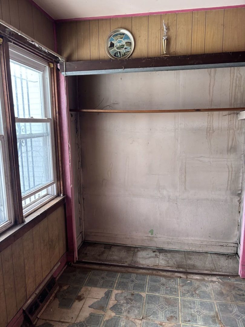 7007 South Ada Street Chicago, IL 60636 - Photo 5 of 22 a view of rack