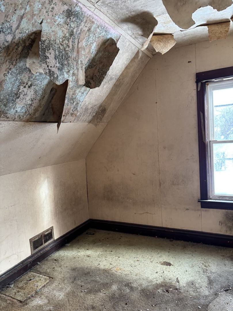 7007 South Ada Street Chicago, IL 60636 - Photo 10 of 22 a view of a room with window