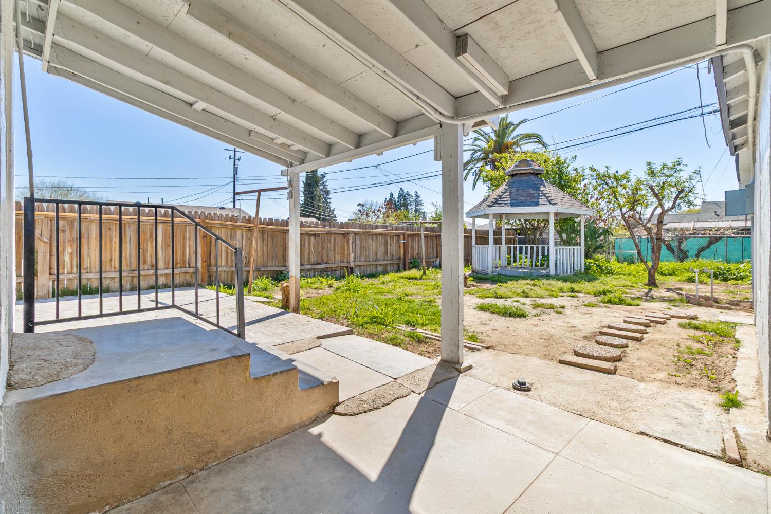 1645 West Fountain Way Fresno, CA 93705 - Photo 13 of 51