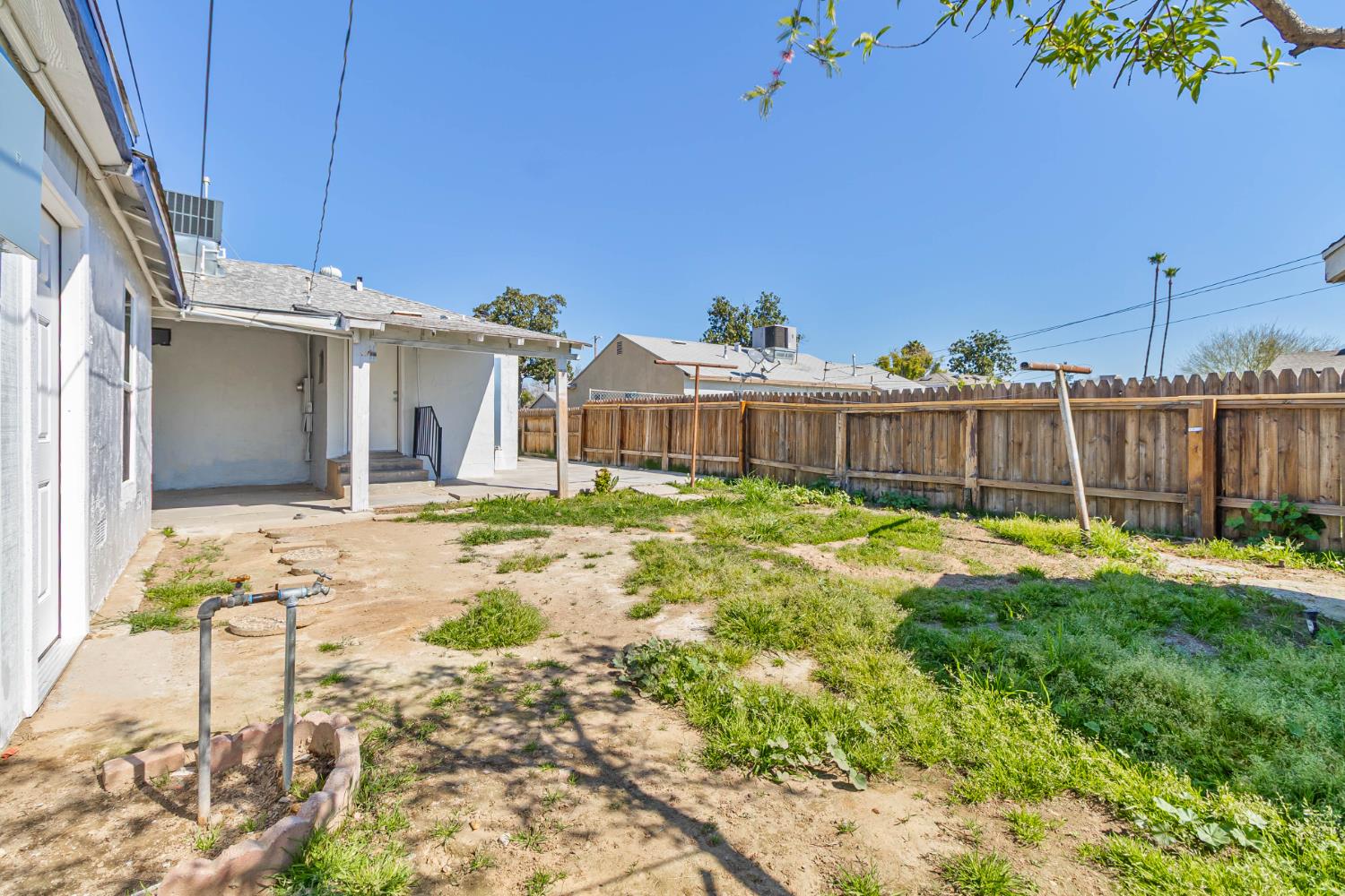 1645 West Fountain Way Fresno, CA 93705 - Photo 15 of 51