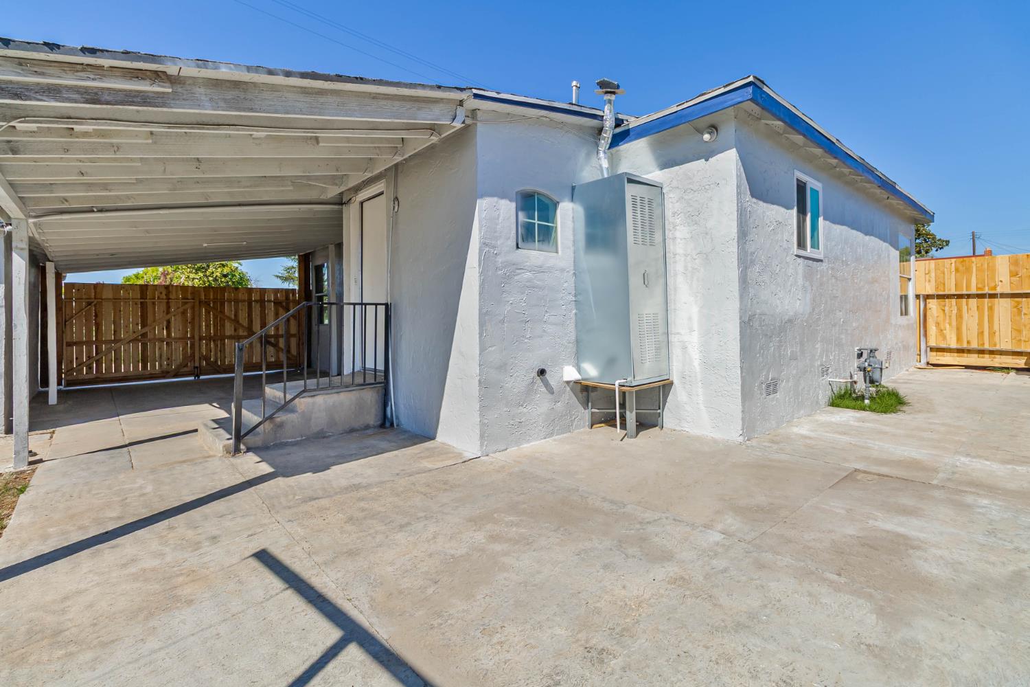 1645 West Fountain Way Fresno, CA 93705 - Photo 19 of 51