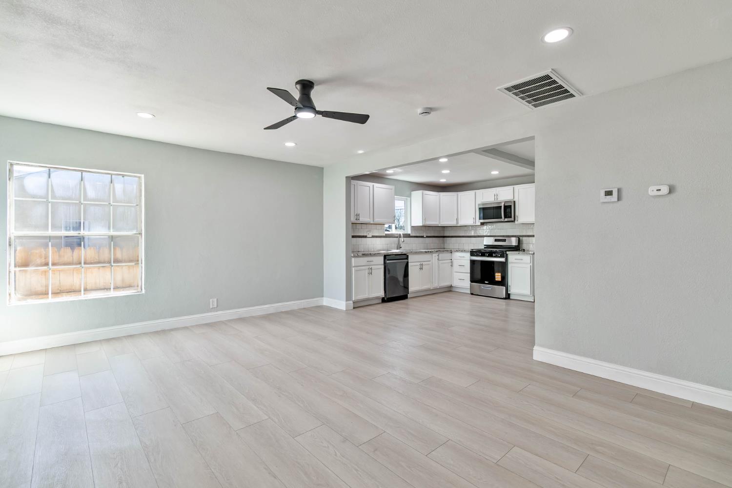 1645 West Fountain Way Fresno, CA 93705 - Photo 23 of 51