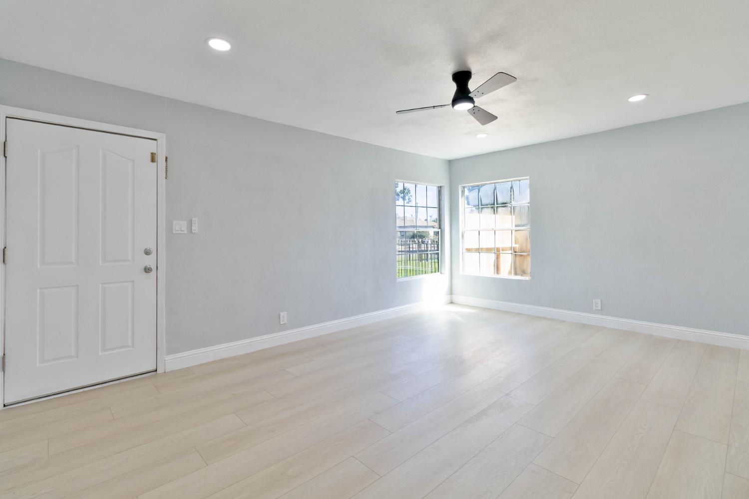 1645 West Fountain Way Fresno, CA 93705 - Photo 27 of 51