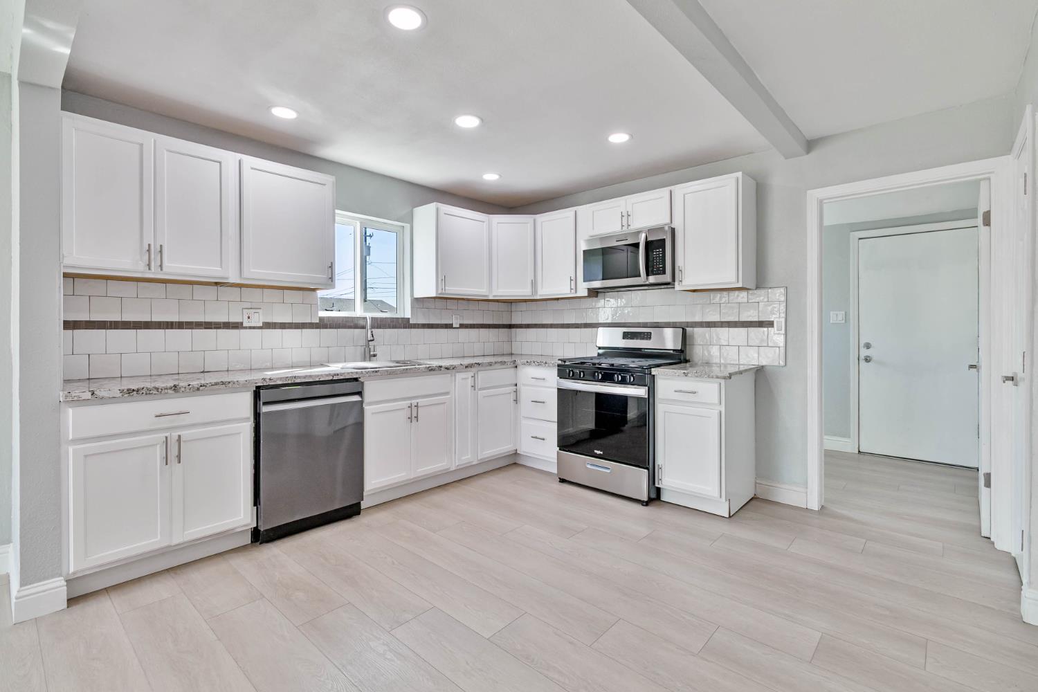 1645 West Fountain Way Fresno, CA 93705 - Photo 28 of 51