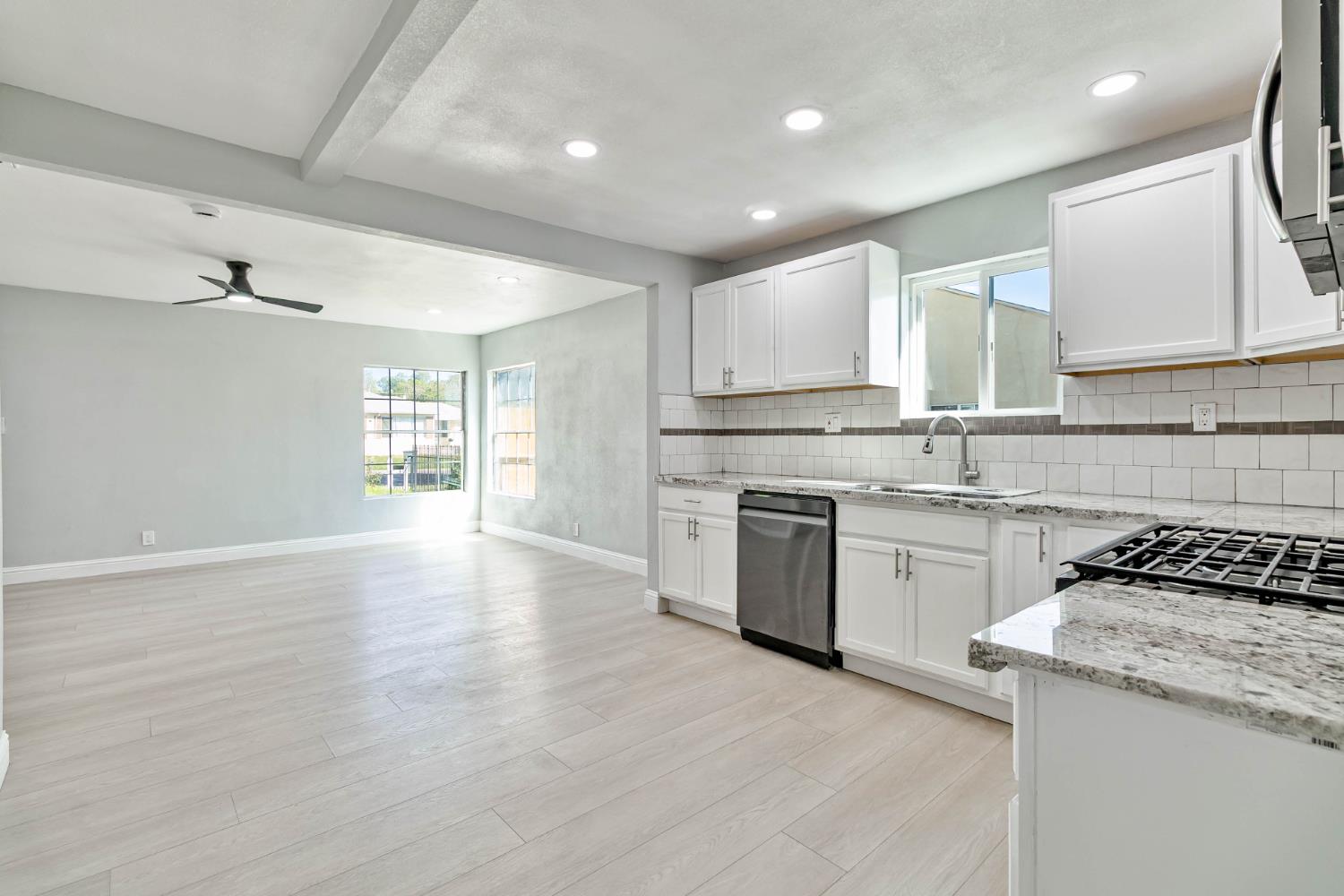 1645 West Fountain Way Fresno, CA 93705 - Photo 30 of 51