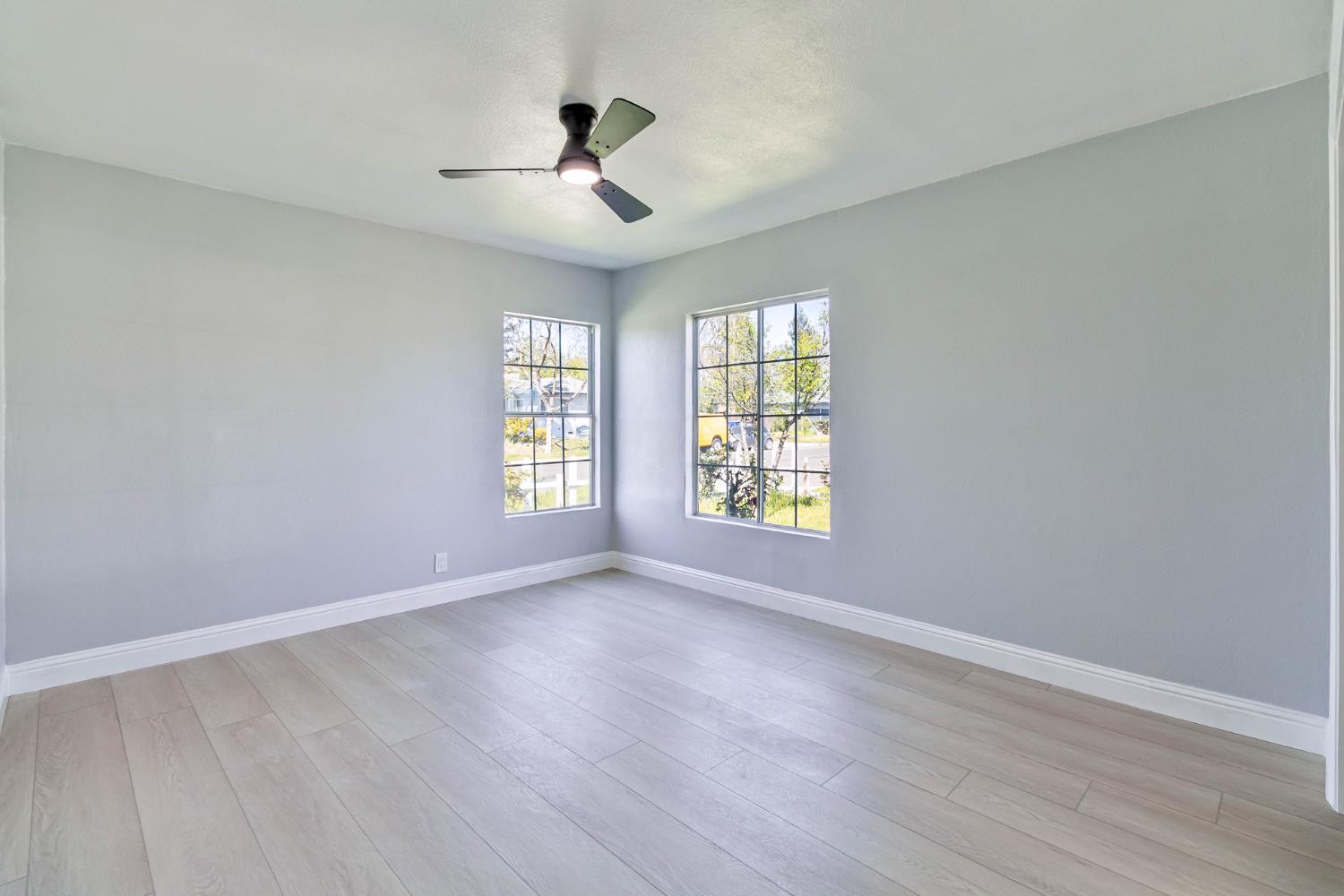 1645 West Fountain Way Fresno, CA 93705 - Photo 34 of 51