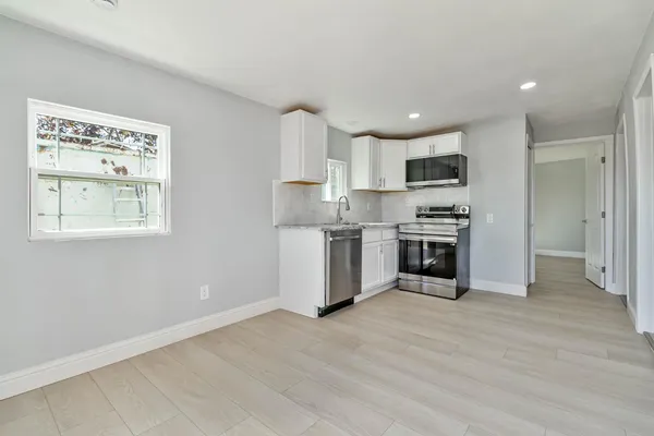 $459,000 | 1645 West Fountain Way, Fresno, CA 93705