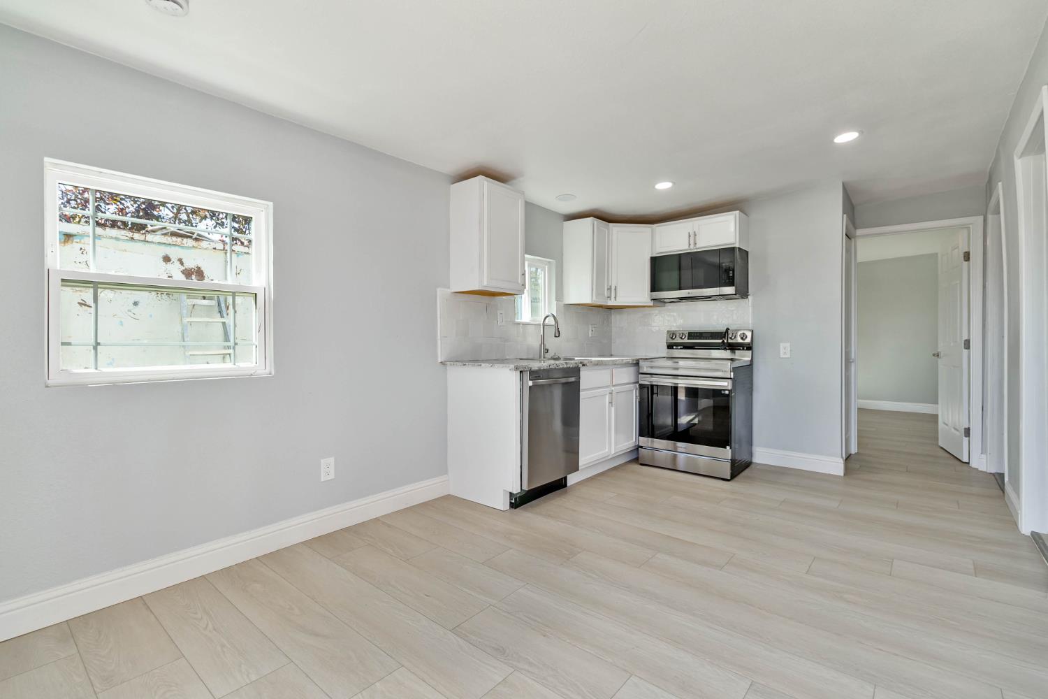 1645 West Fountain Way Fresno, CA 93705 - Photo 43 of 51