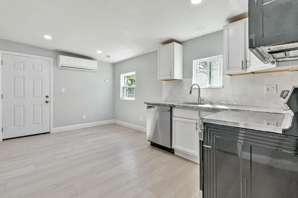 $459,000 | 1645 West Fountain Way, Fresno, CA 93705