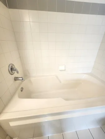 $2,300 | 43 Foxcroft Road, Unit 135, Naperville, IL 60565