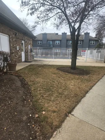 $2,300 | 43 Foxcroft Road, Unit 135, Naperville, IL 60565