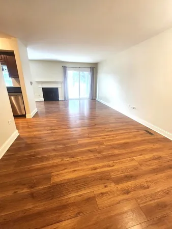 $2,300 | 43 Foxcroft Road, Unit 135, Naperville, IL 60565