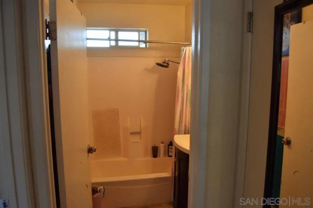 3159-3161 Cedar Street San Diego, CA 92102 - Photo 34 of 39 a bathroom with a bathtub