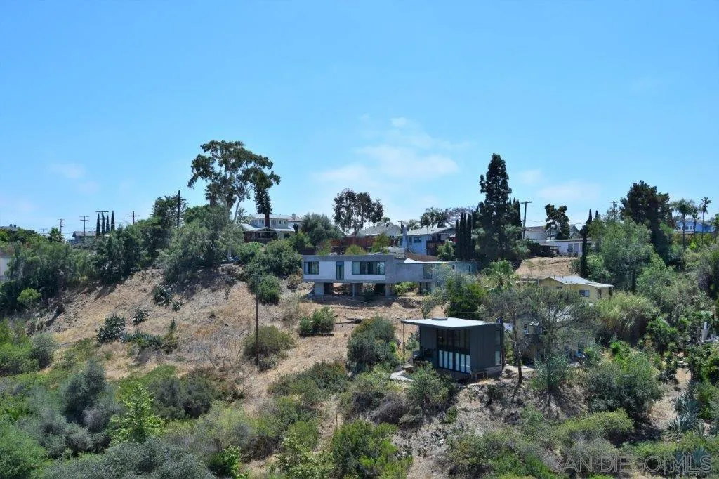 3159-3161 Cedar Street San Diego, CA 92102 - Photo 38 of 39 a view of a lake with a city