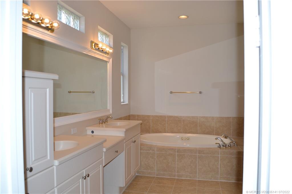 5052 Southeast Graham Drive Stuart, FL 34997 - Photo 27 of 46