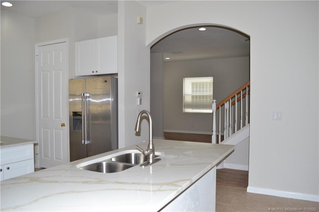 5052 Southeast Graham Drive Stuart, FL 34997 - Photo 3 of 46