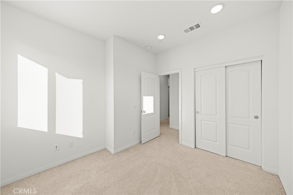 7803 Paxton Place Rancho Cucamonga, CA 91730 - Photo 31 of 44 a view of an empty room