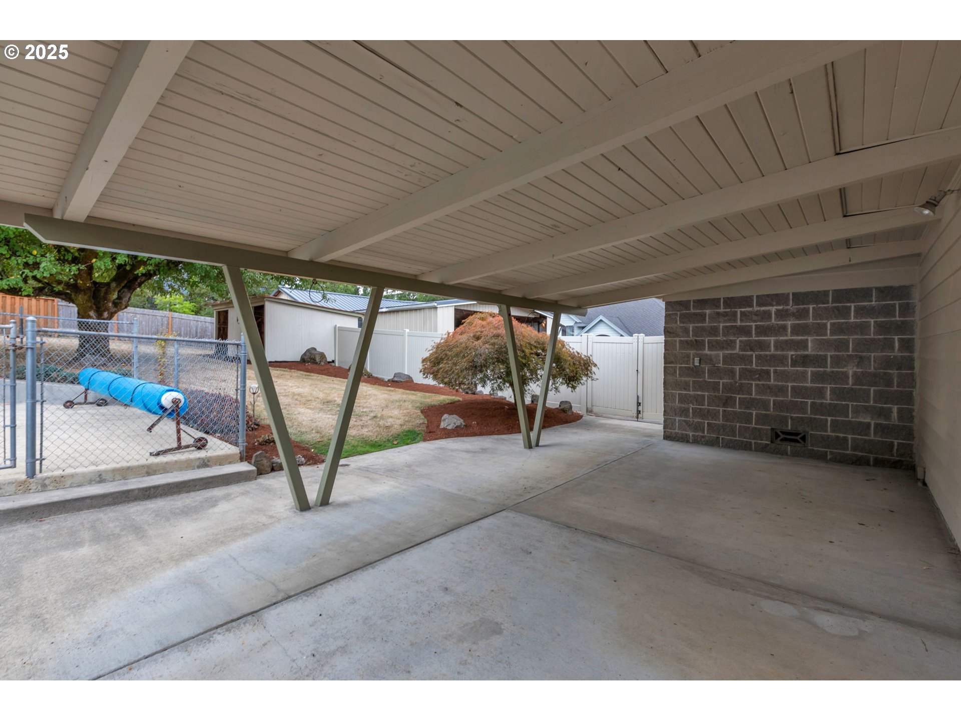 14300 Southeast King Road Happy Valley, OR 97086 - Photo 11 of 46 Covered Patio