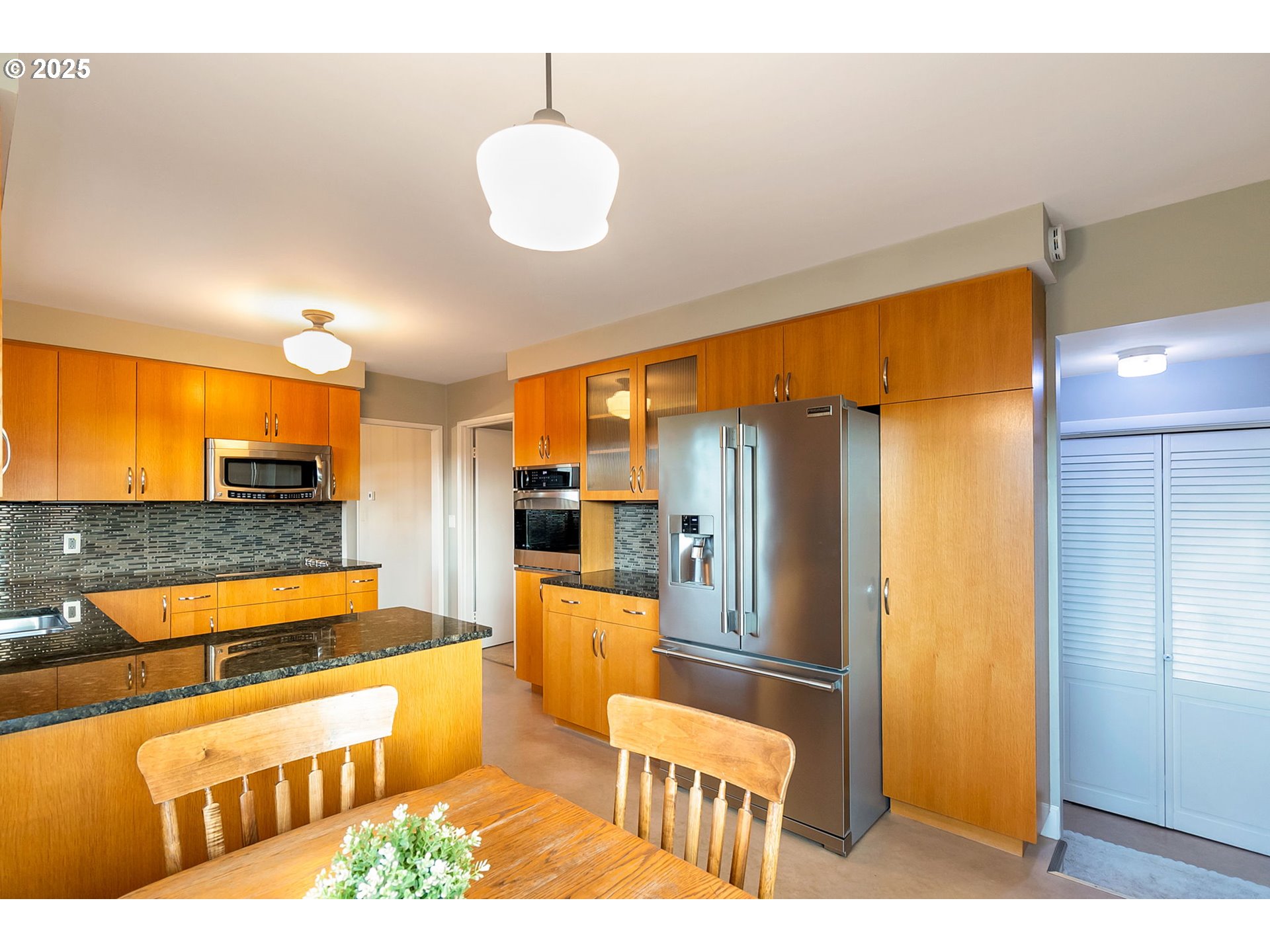 14300 Southeast King Road Happy Valley, OR 97086 - Photo 21 of 46 Kitchen/Nook