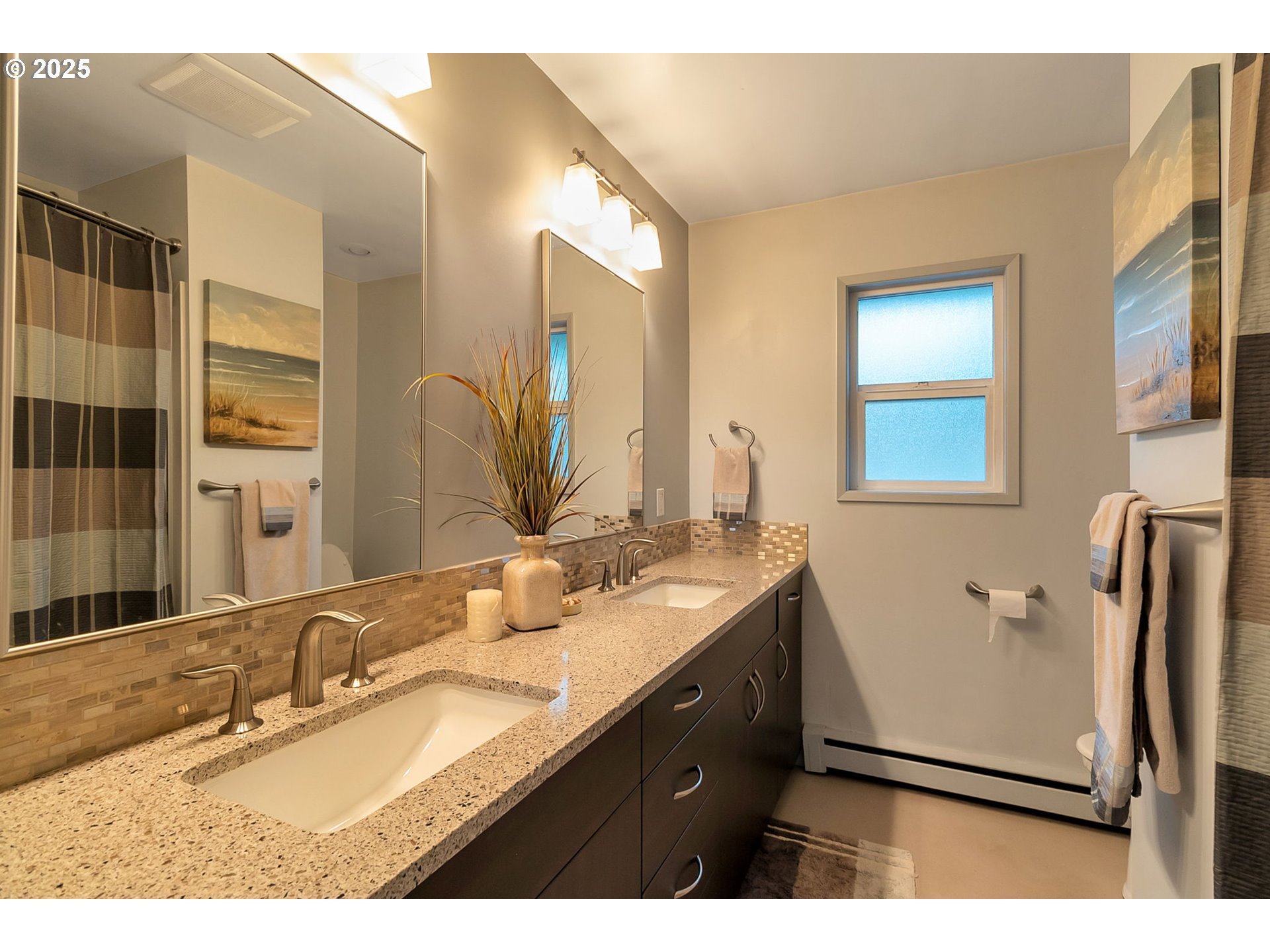 14300 Southeast King Road Happy Valley, OR 97086 - Photo 24 of 46 Bathroom