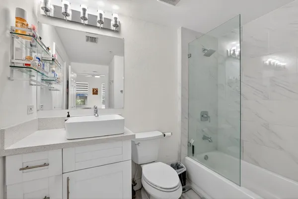 $2,200 | 533 Northeast 3rd Avenue, Unit 138, Fort Lauderdale, FL 33301