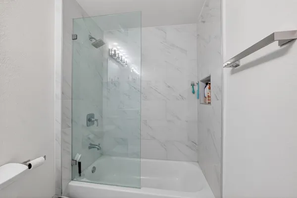 $2,200 | 533 Northeast 3rd Avenue, Unit 138, Fort Lauderdale, FL 33301