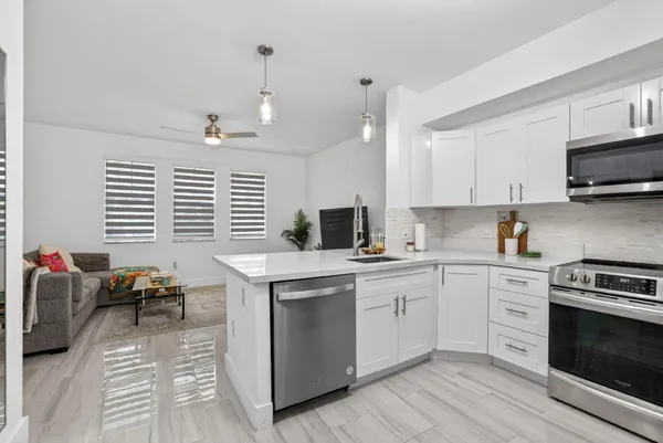 $2,200 | 533 Northeast 3rd Avenue, Unit 138, Fort Lauderdale, FL 33301