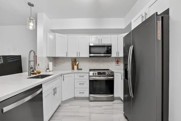 $2,200 | 533 Northeast 3rd Avenue, Unit 138, Fort Lauderdale, FL 33301