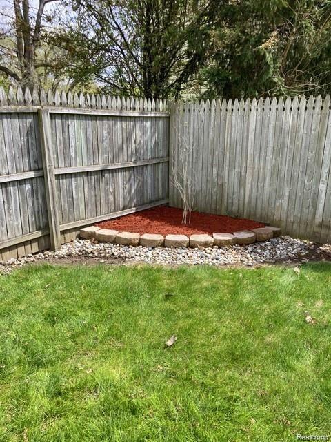 8108 Pardee Road Taylor, MI 48180 - Photo 26 of 58 26. ADDT'L VIEW OF THE LANDSCAPING!