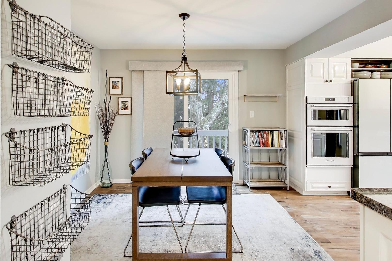 22 Rodeo Drive Burr Ridge, IL 60527 - Photo 14 of 46 a room with furniture and window