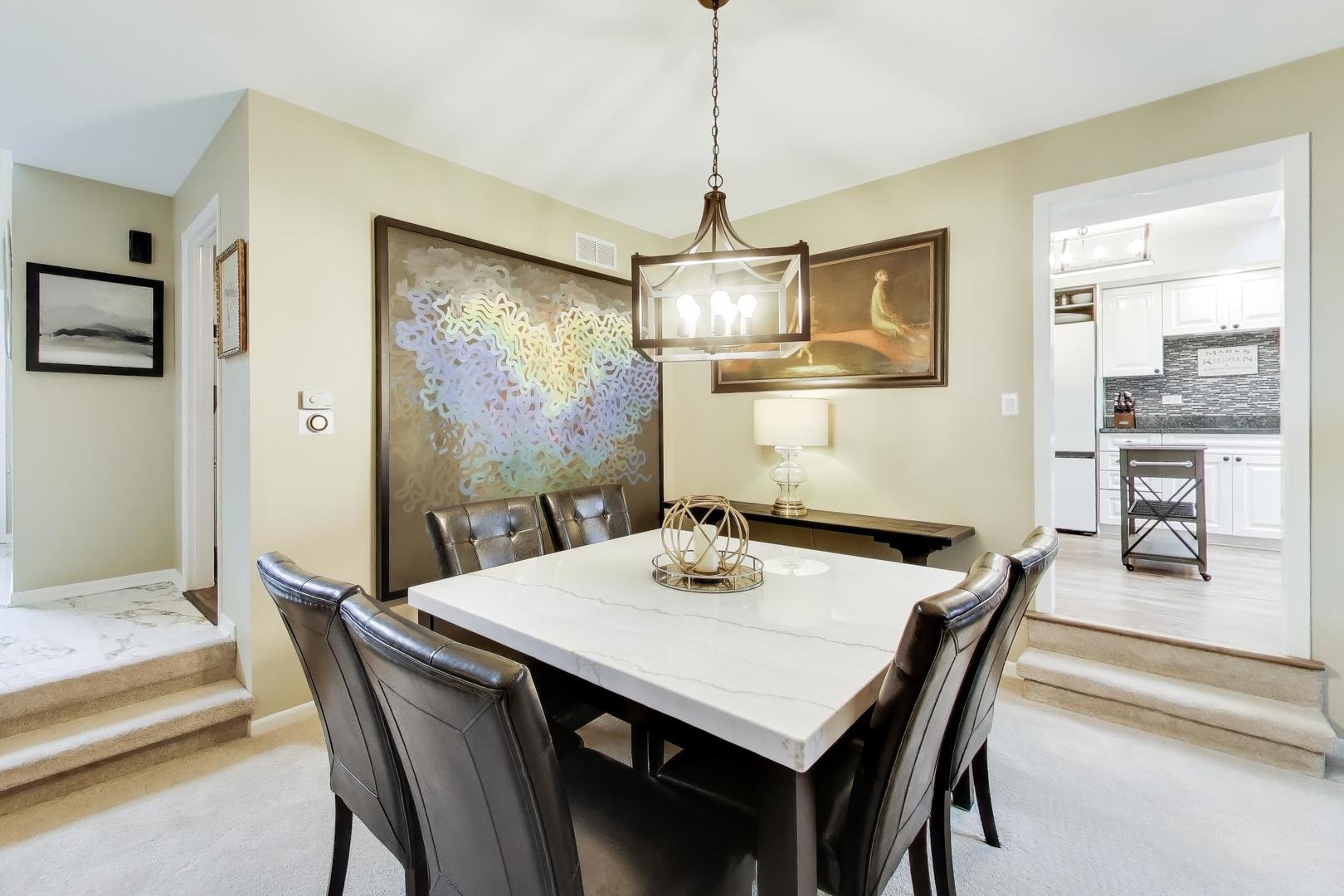 22 Rodeo Drive Burr Ridge, IL 60527 - Photo 5 of 46 a view of a dining room and livingroom view