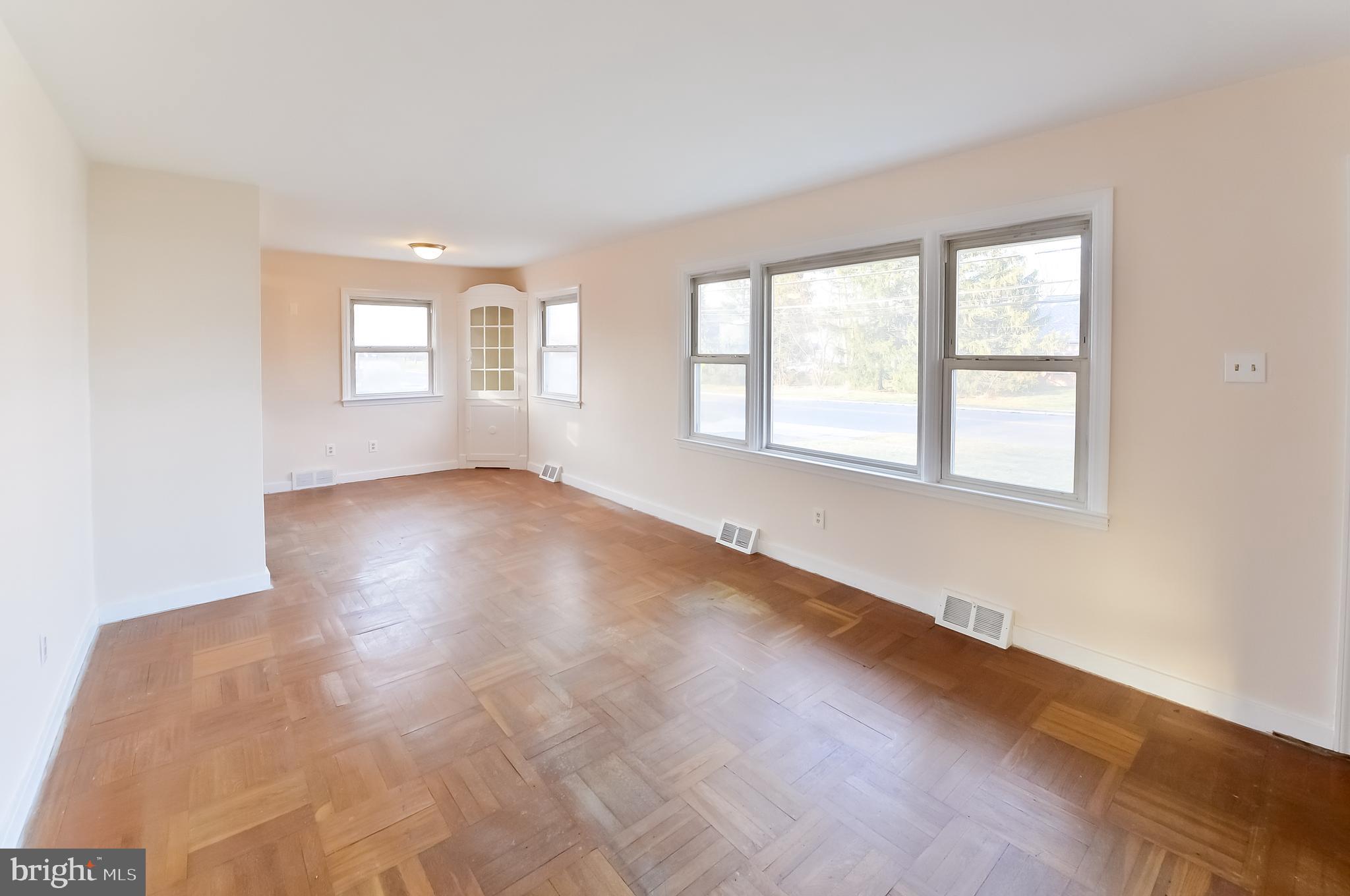 42 Warwick Road Stratford, NJ 08084 - Photo 5 of 26