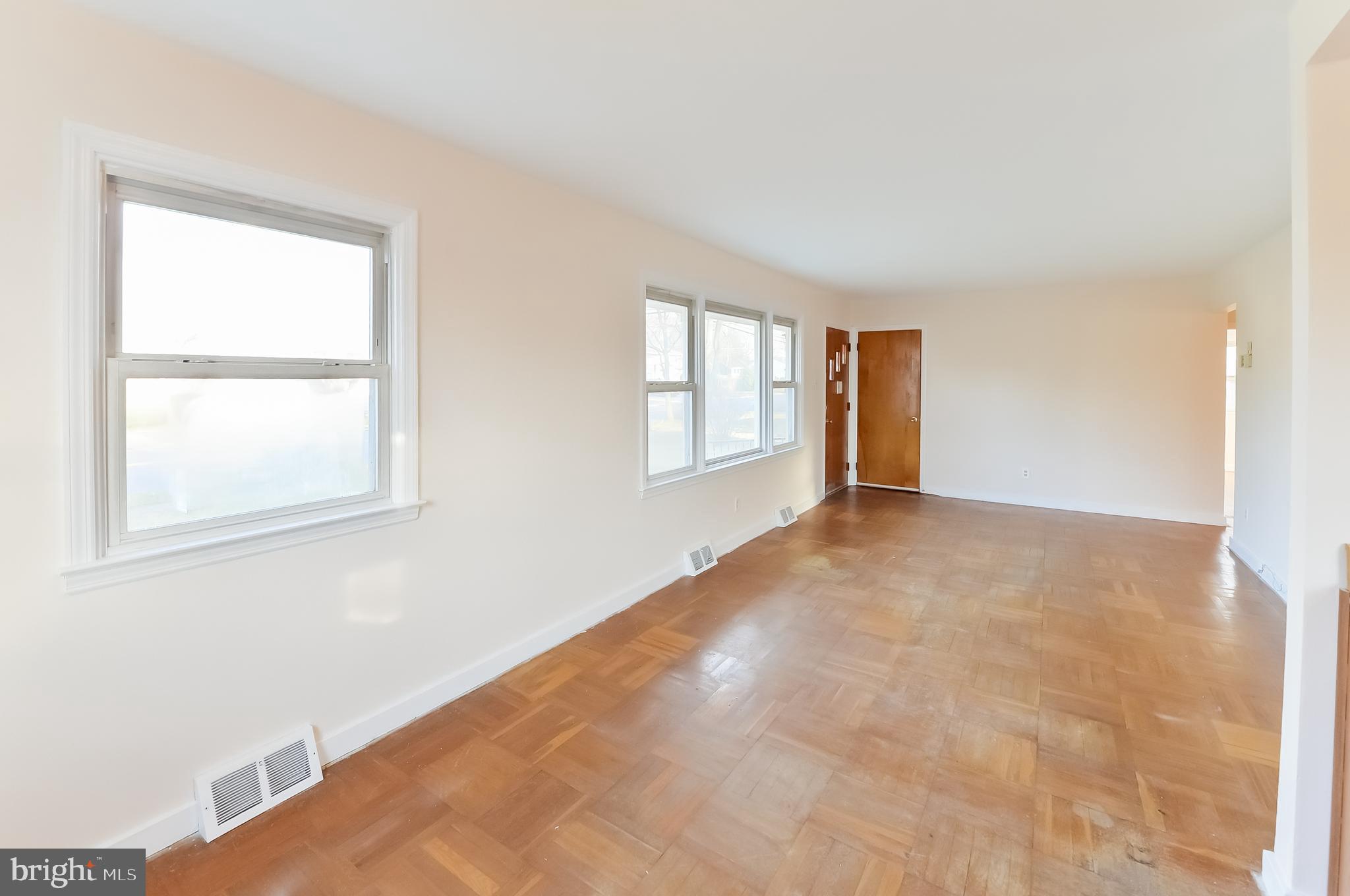 42 Warwick Road Stratford, NJ 08084 - Photo 7 of 26