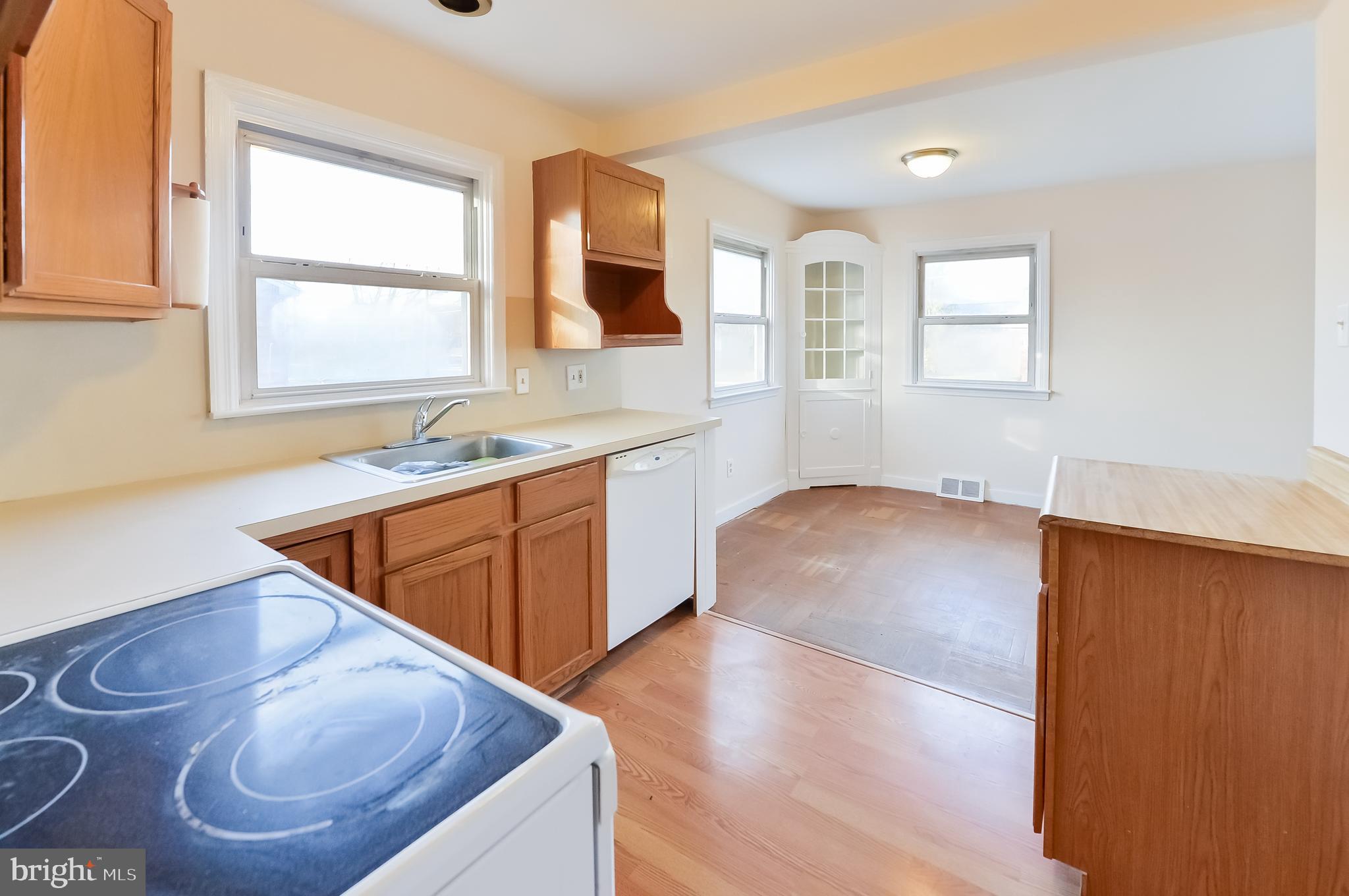 42 Warwick Road Stratford, NJ 08084 - Photo 9 of 26