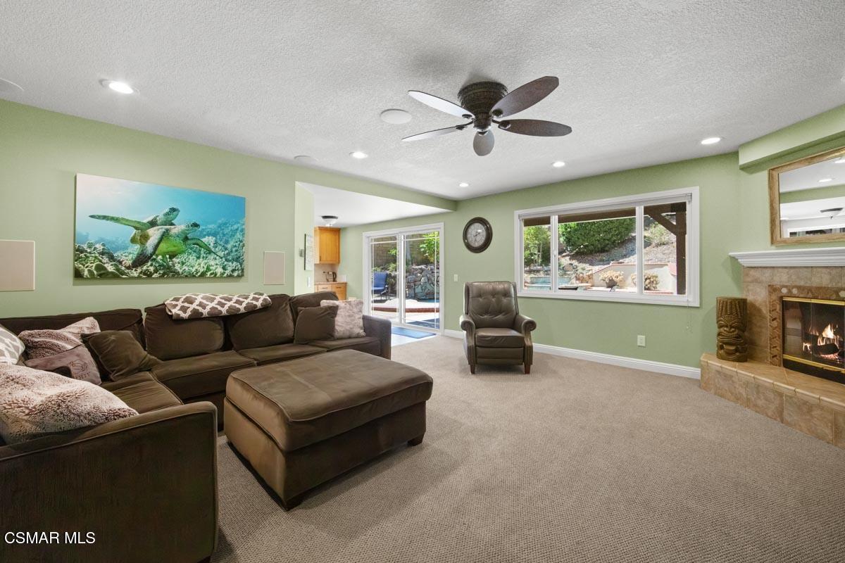 3085 Klamath Avenue Simi Valley, CA 93063 - Photo 10 of 41 3085Klamath-10