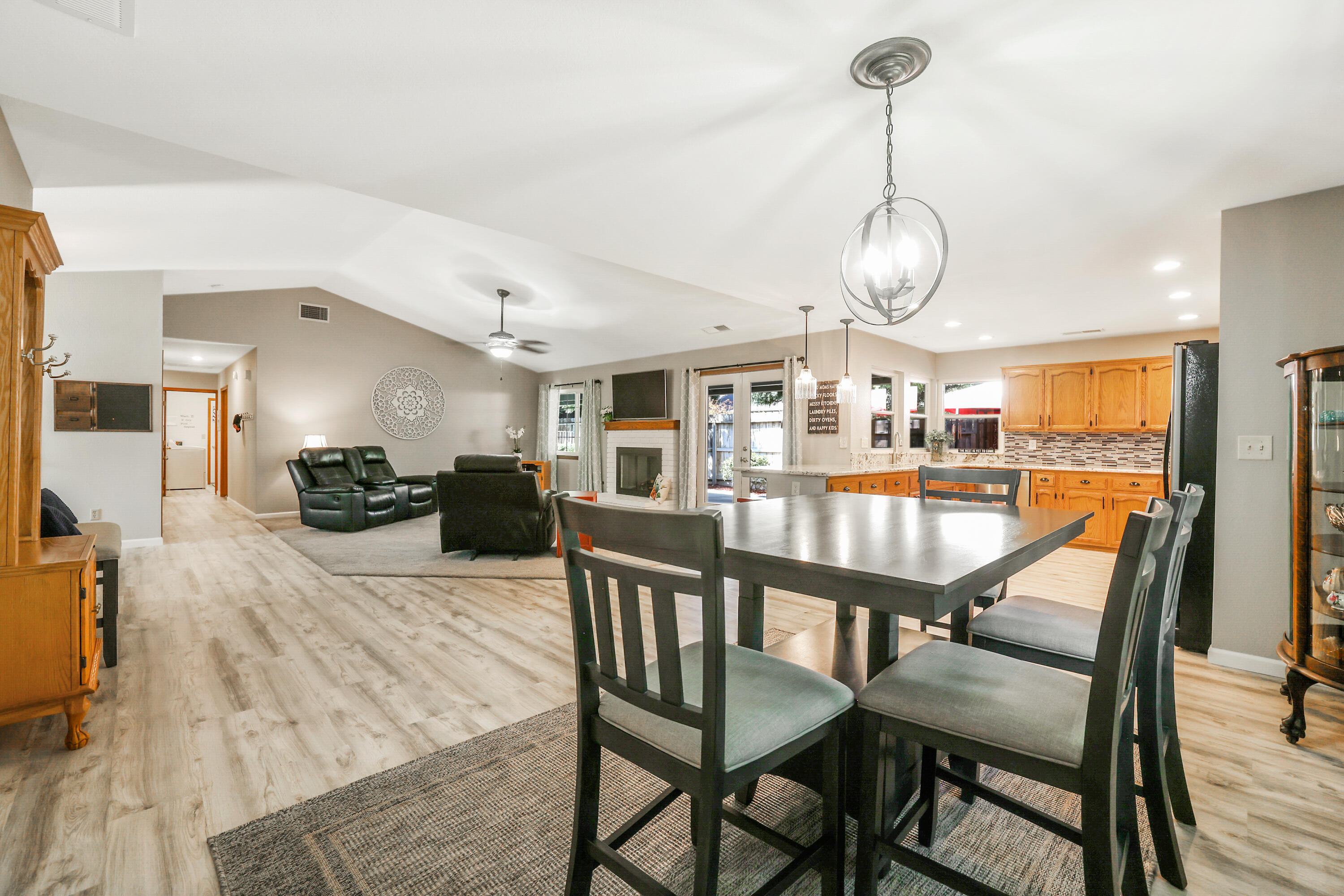 203 Hampton Court Exeter, CA 93221 - Photo 13 of 46 D50A0419