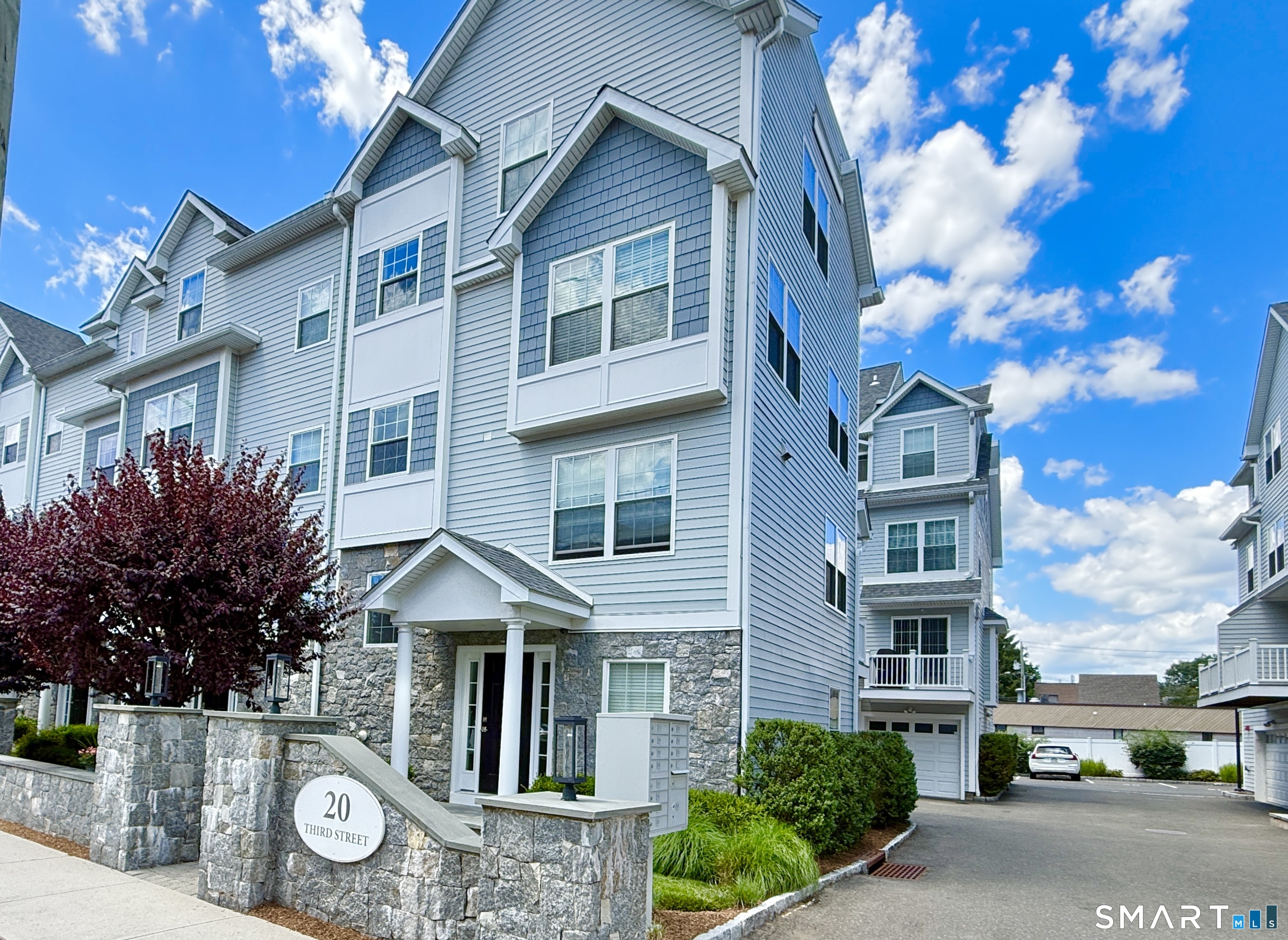 20 3rd Street, Unit 4 Stamford, CT 06905 - Photo 1 of 33