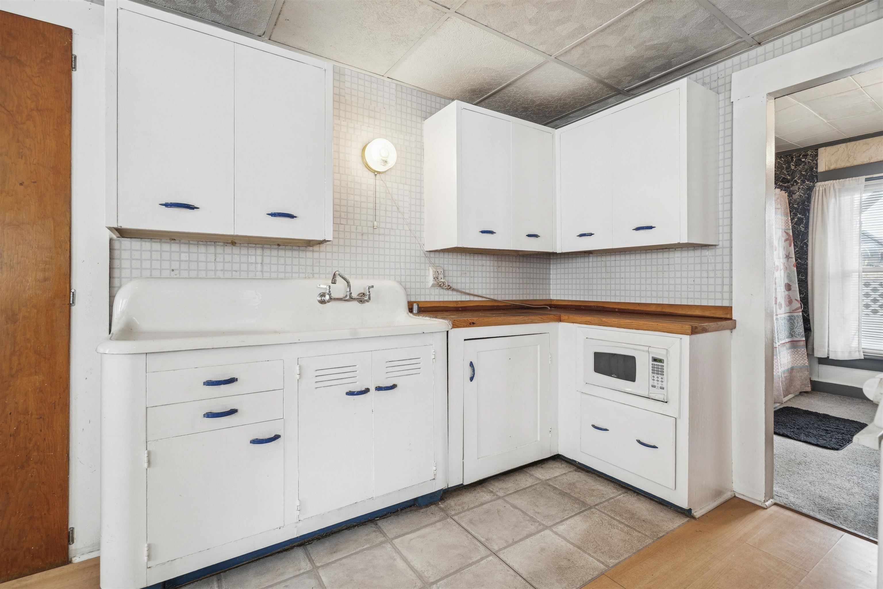 24 Parker Street Laconia, NH 03246 - Photo 17 of 43