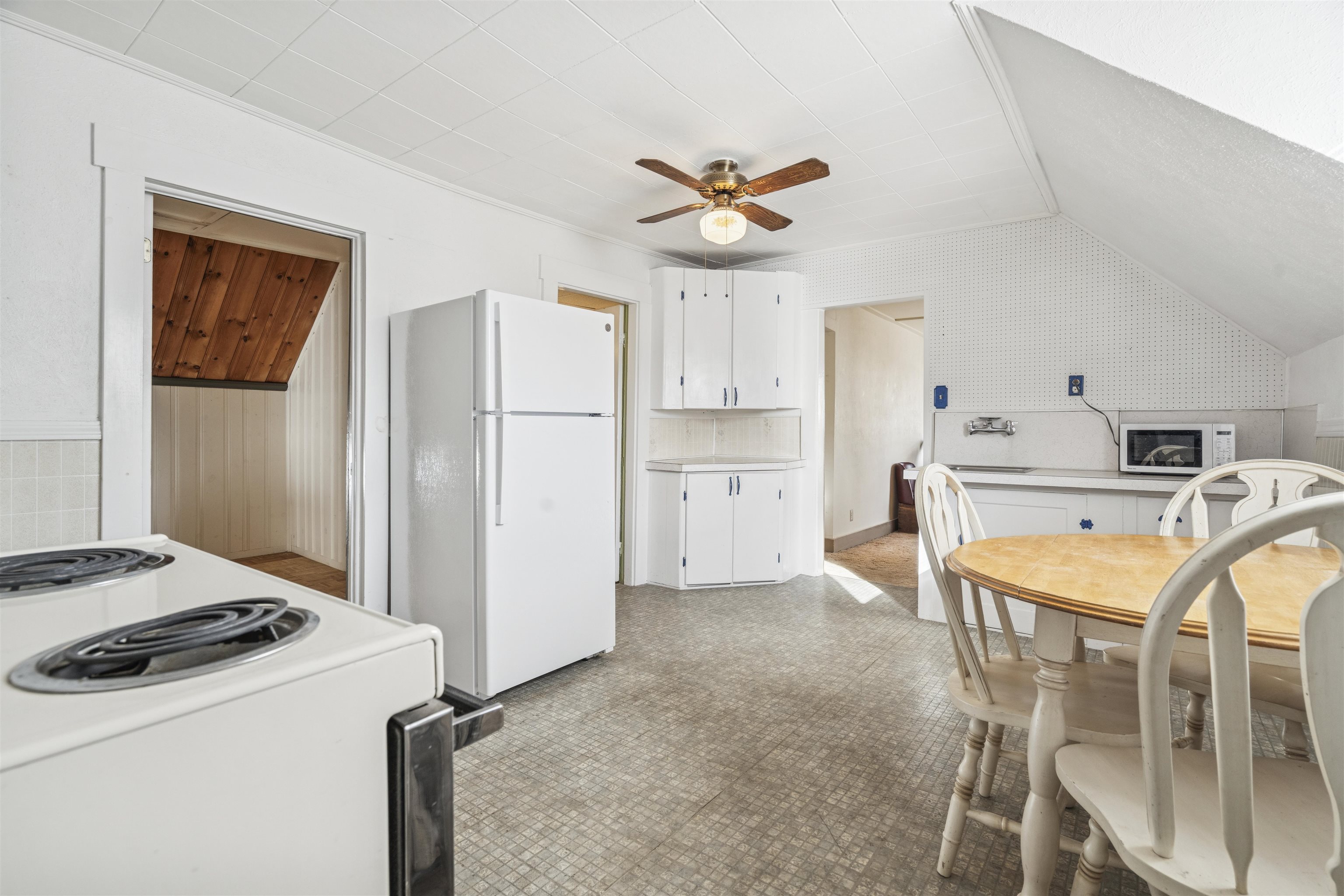 24 Parker Street Laconia, NH 03246 - Photo 22 of 43