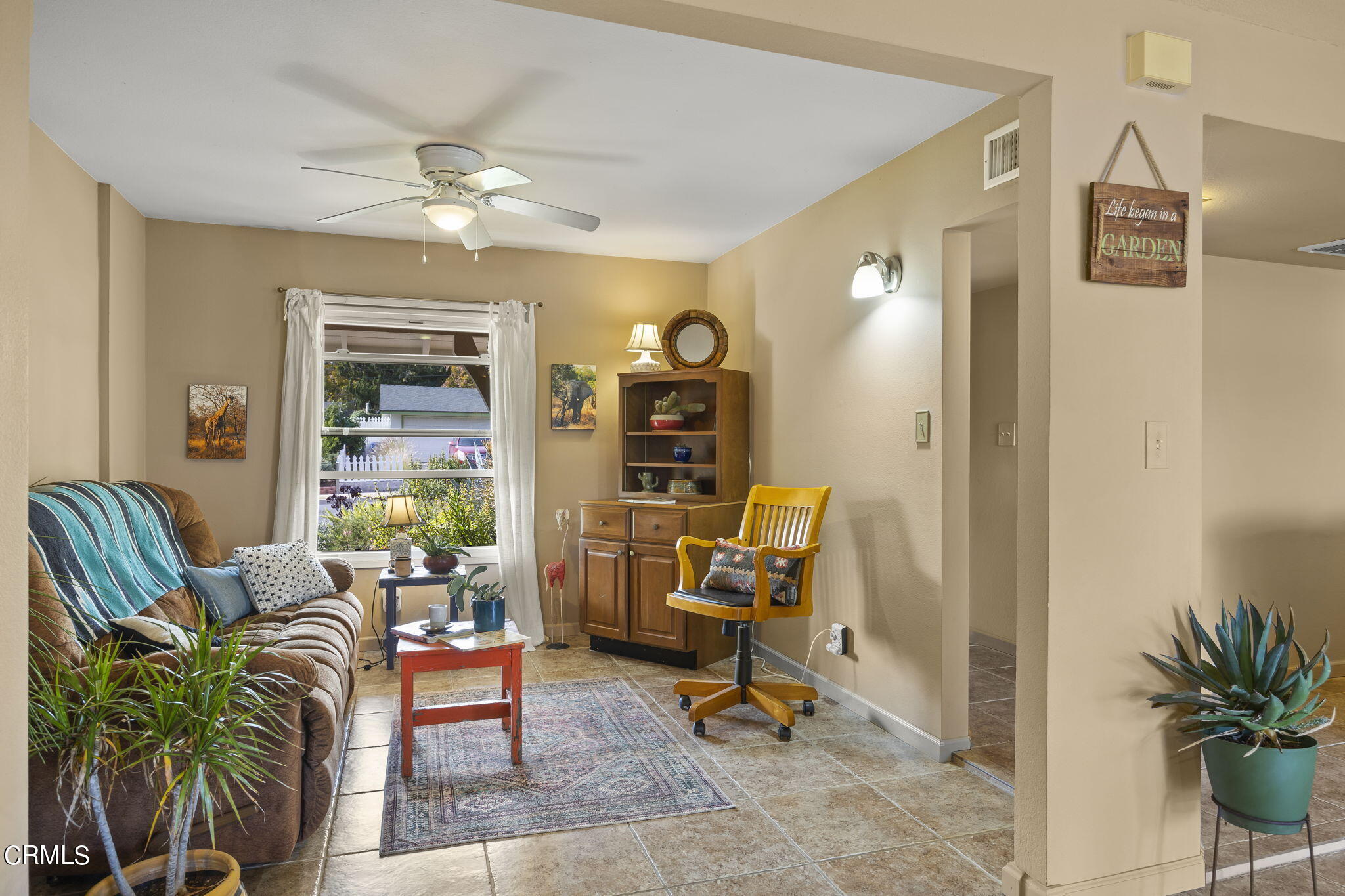 1402 Meadowbrook Road Ojai, CA 93023 - Photo 6 of 31 a workspace with furniture and chandelier
