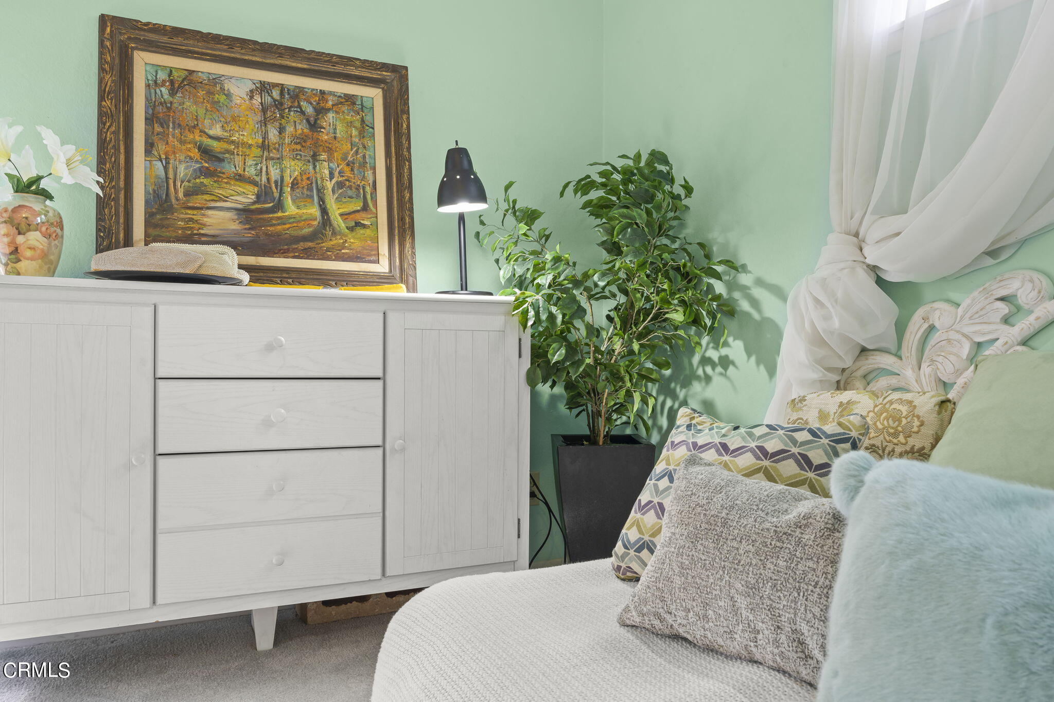 1402 Meadowbrook Road Ojai, CA 93023 - Photo 9 of 31 a bedroom with a bed and a window