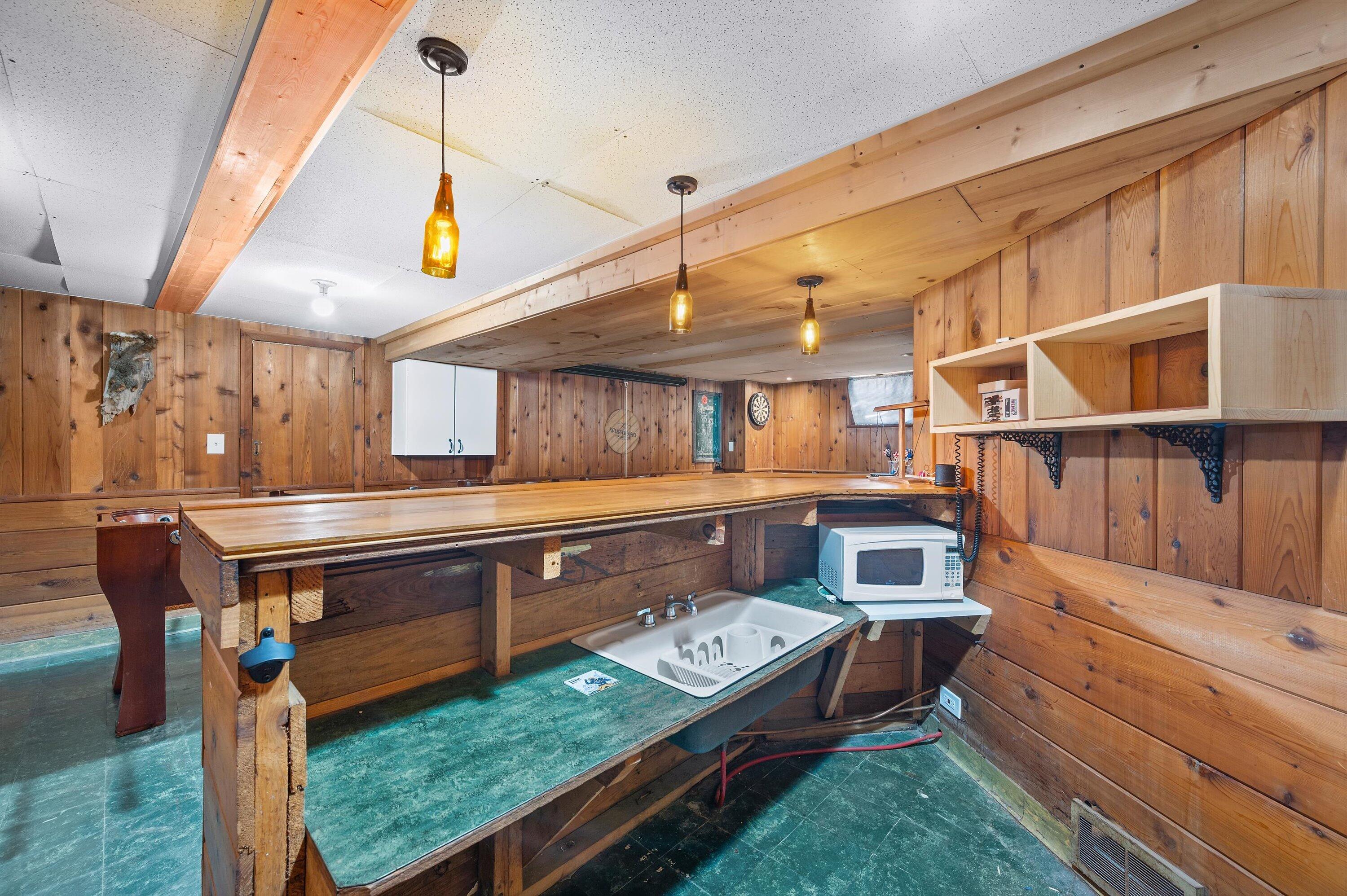3349 North 92nd Street Milwaukee, WI 53222 - Photo 20 of 27 Wet Bar